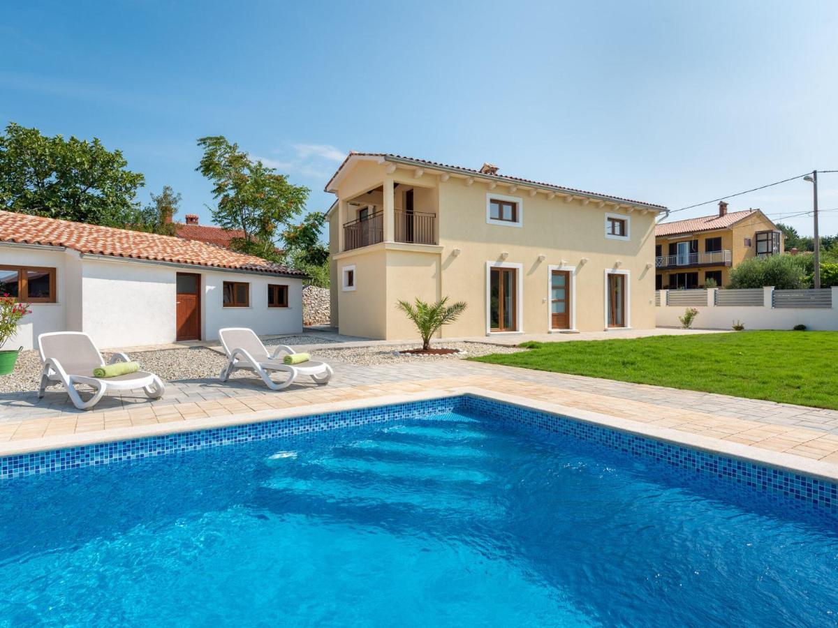 Tranquil Holiday Home In Labin With Private Swimming Pool Kültér fotó