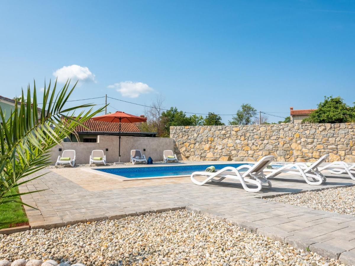 Tranquil Holiday Home In Labin With Private Swimming Pool Szoba fotó